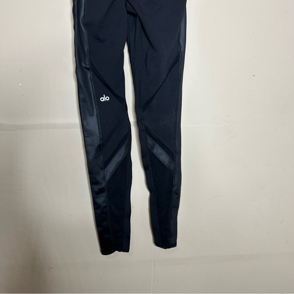ALO Black Epic Leggings Mesh Panel - Picture 2 of 7